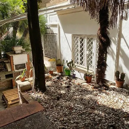شقة Loft With Little Backyard And Patio روما
